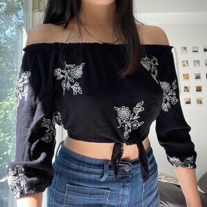 Pacsun 3/4 sleeve boho embroidered crop top with tie detail